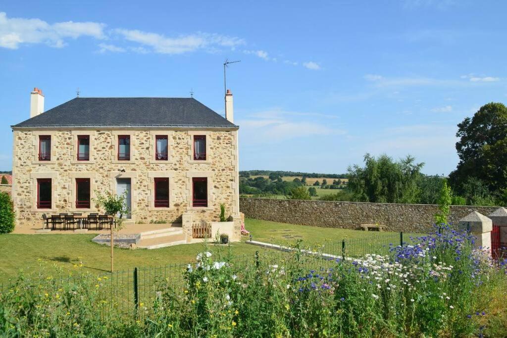 Gite La Dortiere S'Amuse, Magnifique Maison De Maitre 12Min Du Puy Du Fo Villa Sevremont Luaran gambar