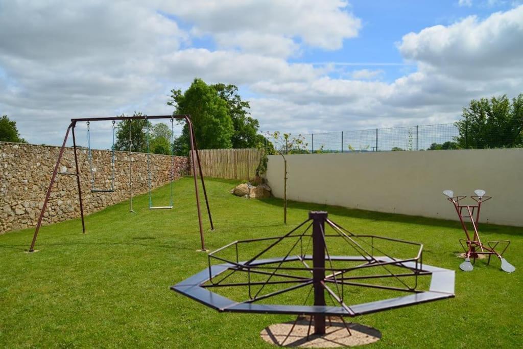 Gite La Dortiere S'Amuse, Magnifique Maison De Maitre 12Min Du Puy Du Fo Villa Sevremont Luaran gambar